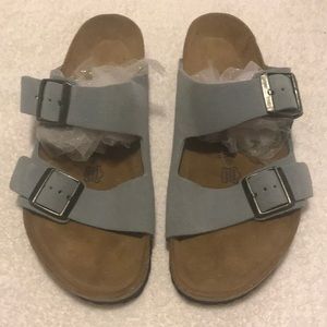 Blue suede sandals with buckles